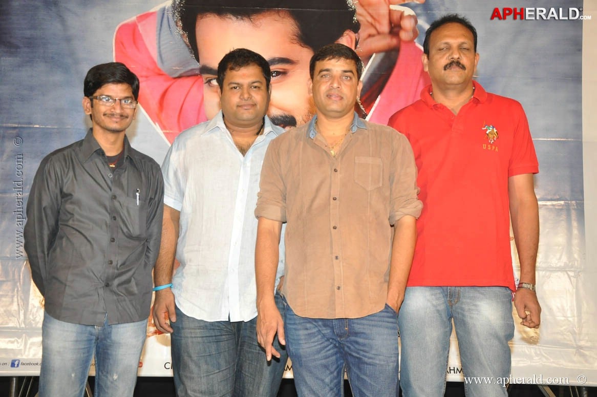ramayya vasthavayya movie press meet