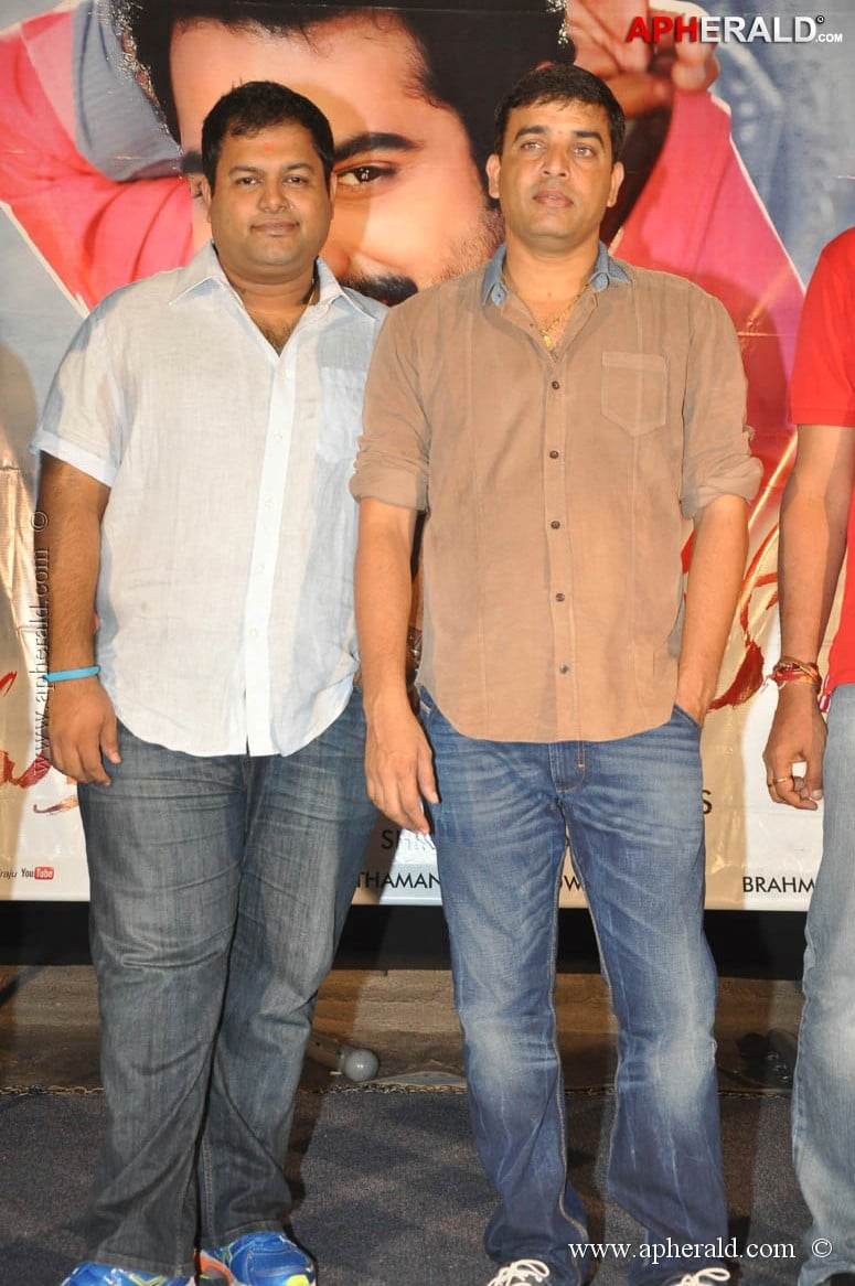 ramayya vasthavayya movie press meet