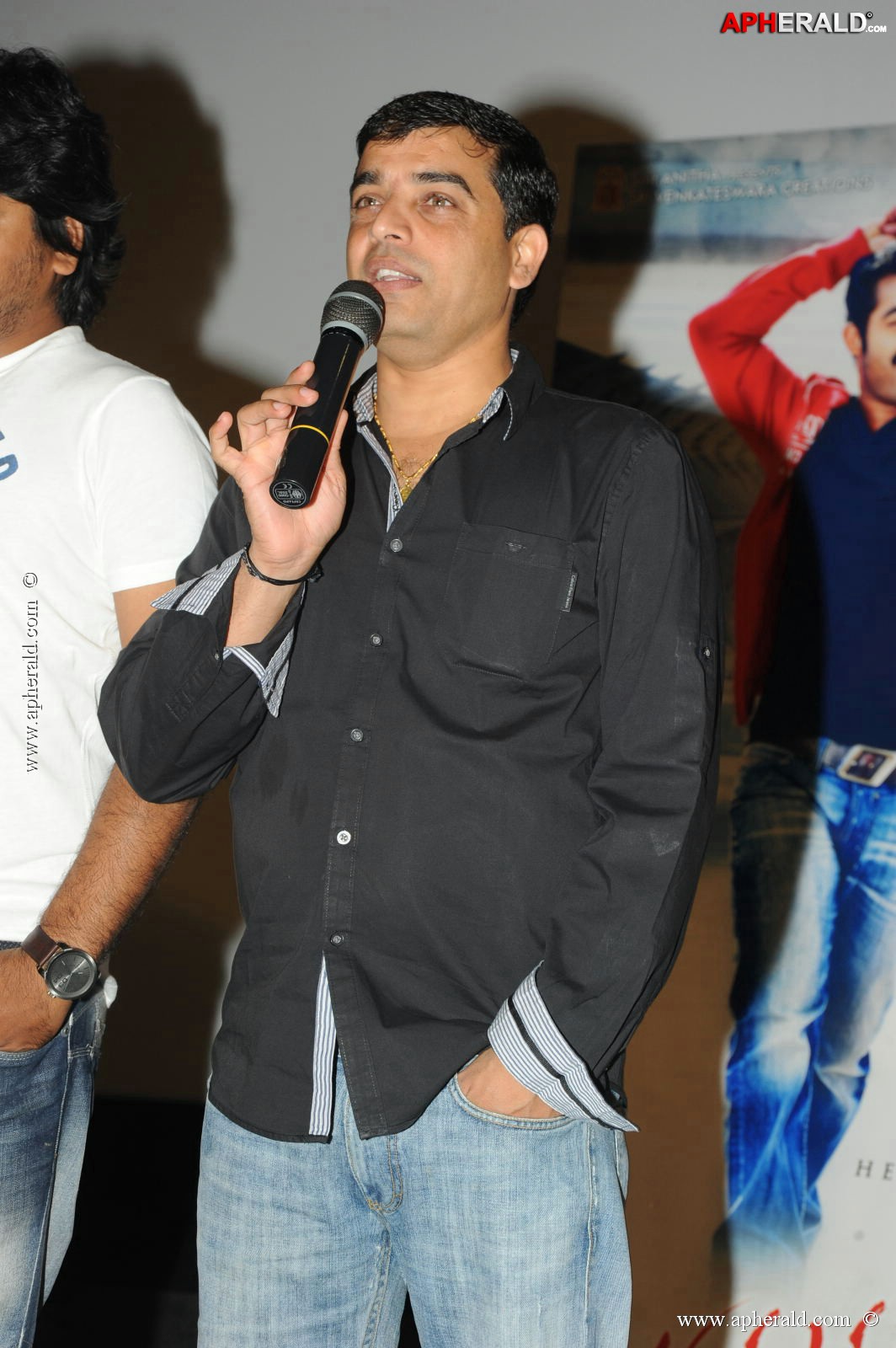Ramayya Vasthavayya Songs Projection