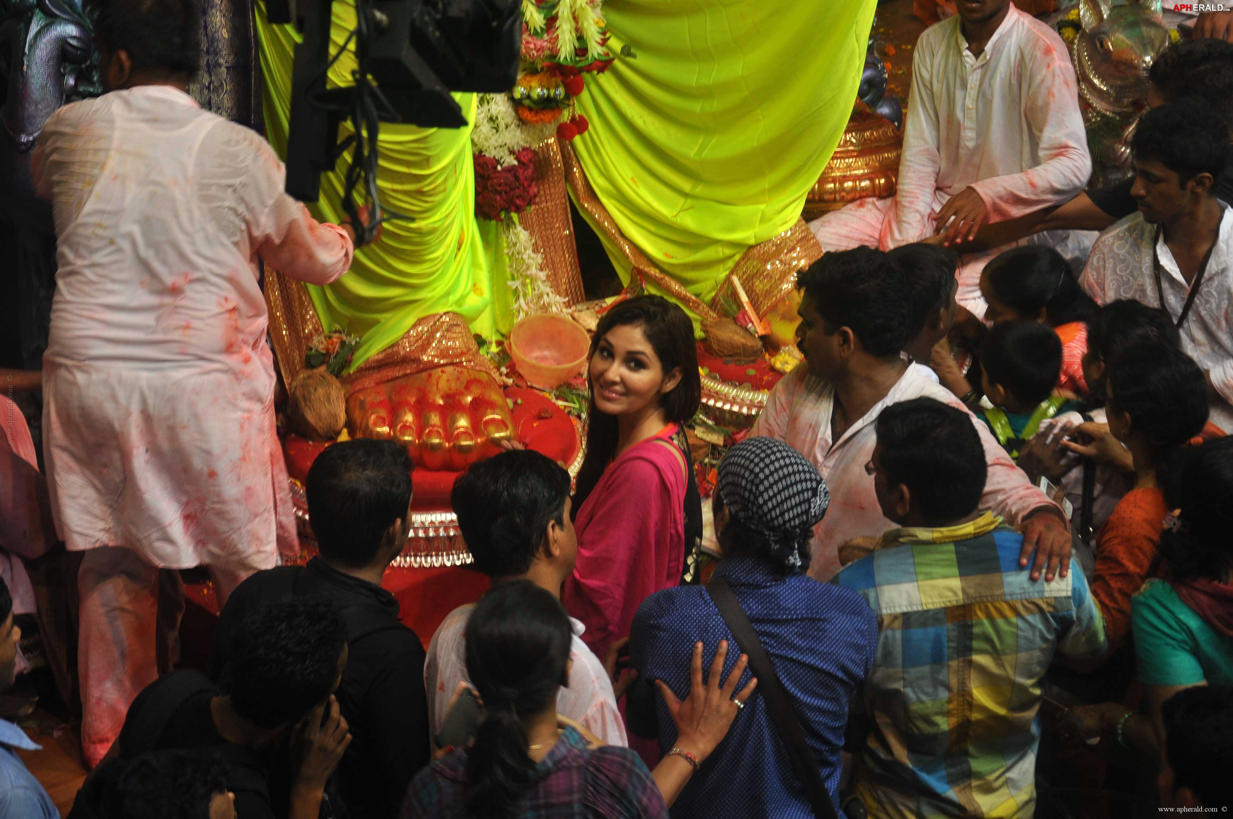 Ranbir Kapoor to visit Lalbaugcha Raja