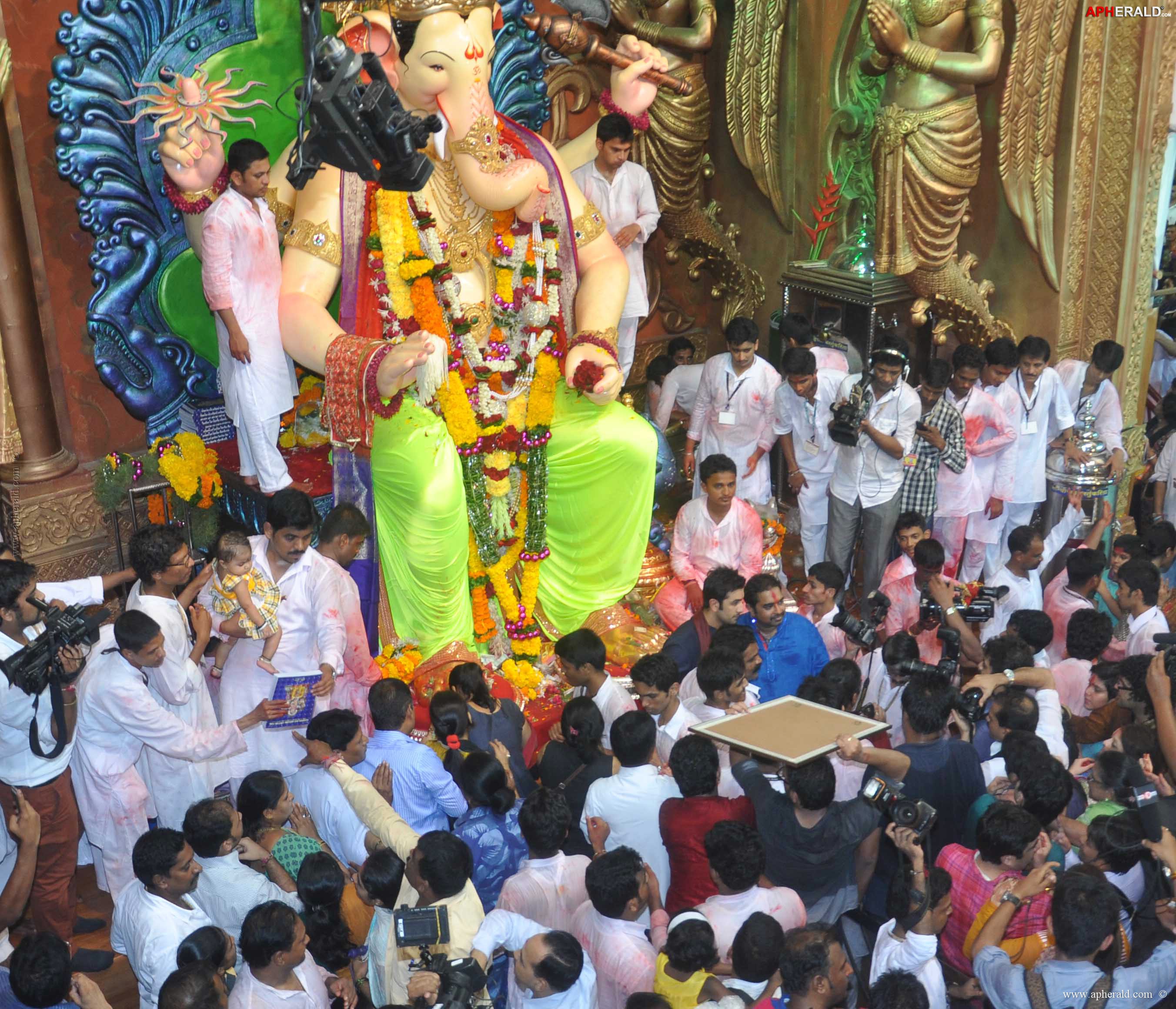 Ranbir Kapoor to visit Lalbaugcha Raja