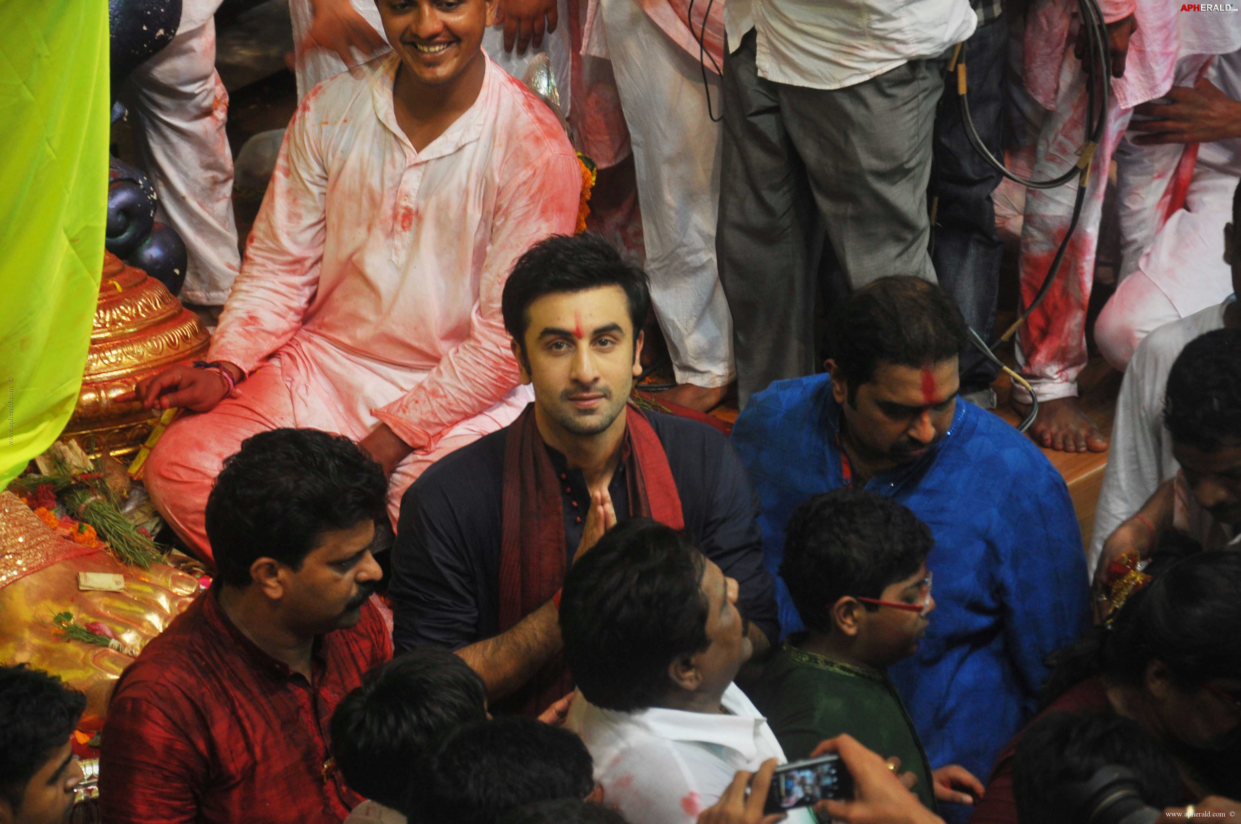 Ranbir Kapoor to visit Lalbaugcha Raja