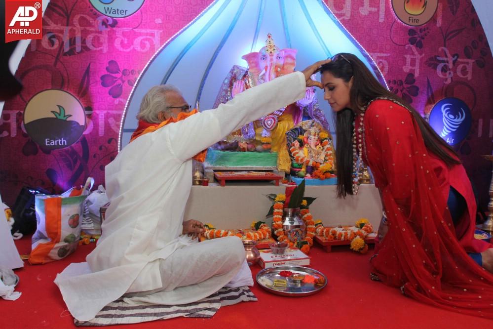 Rani Mukerjee Celebrates Ganesh Festival