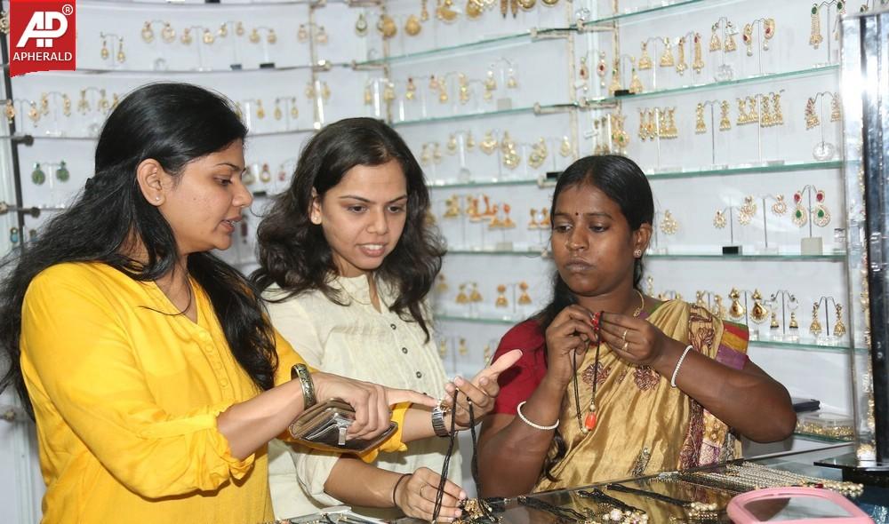 Rashmi at Fashion Unlimited Expo