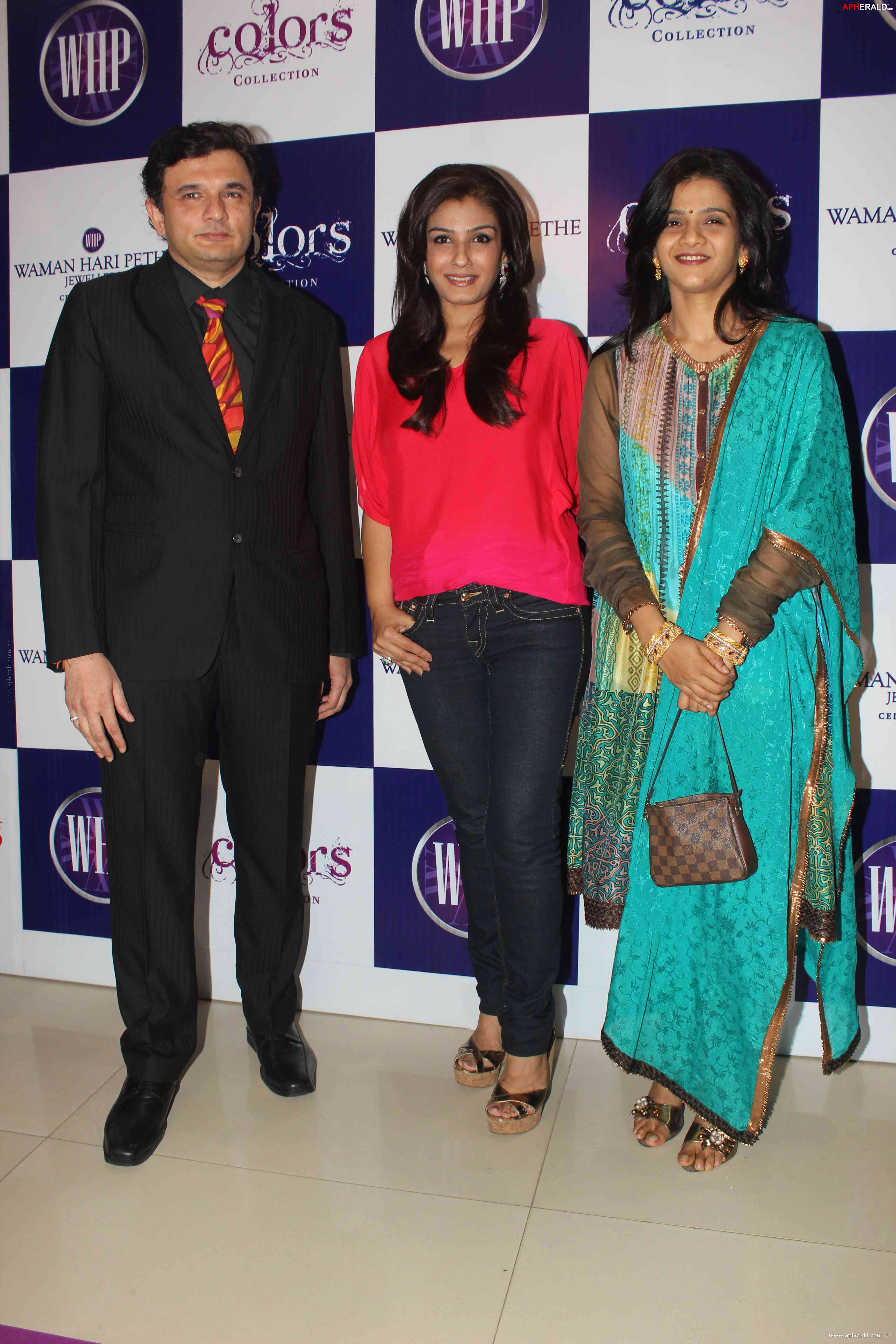 Raveena Tandon at Hari Pethe Jewellers