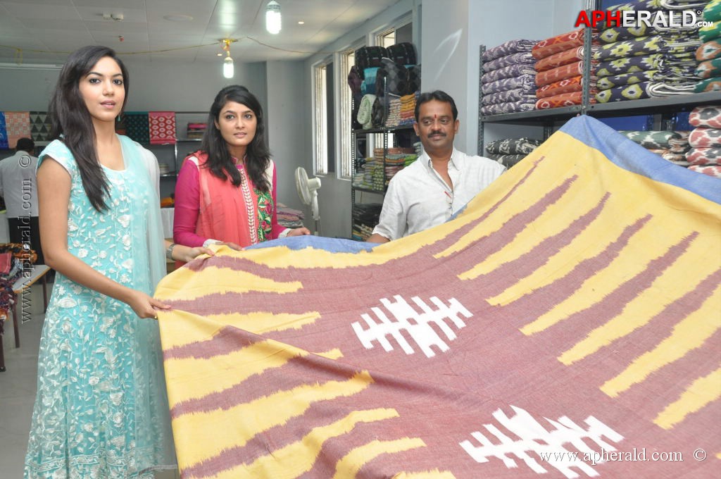 Ritu Varma at Pochampally Ikat Art Mela