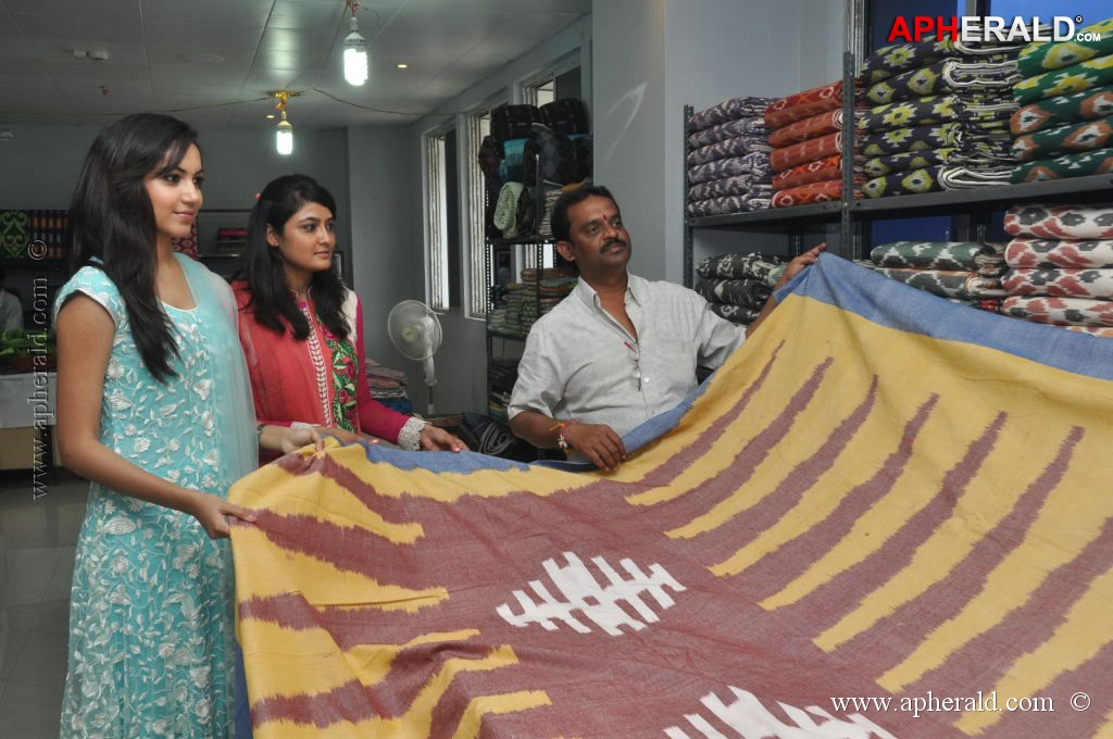Ritu Varma at Pochampally Ikat Art Mela