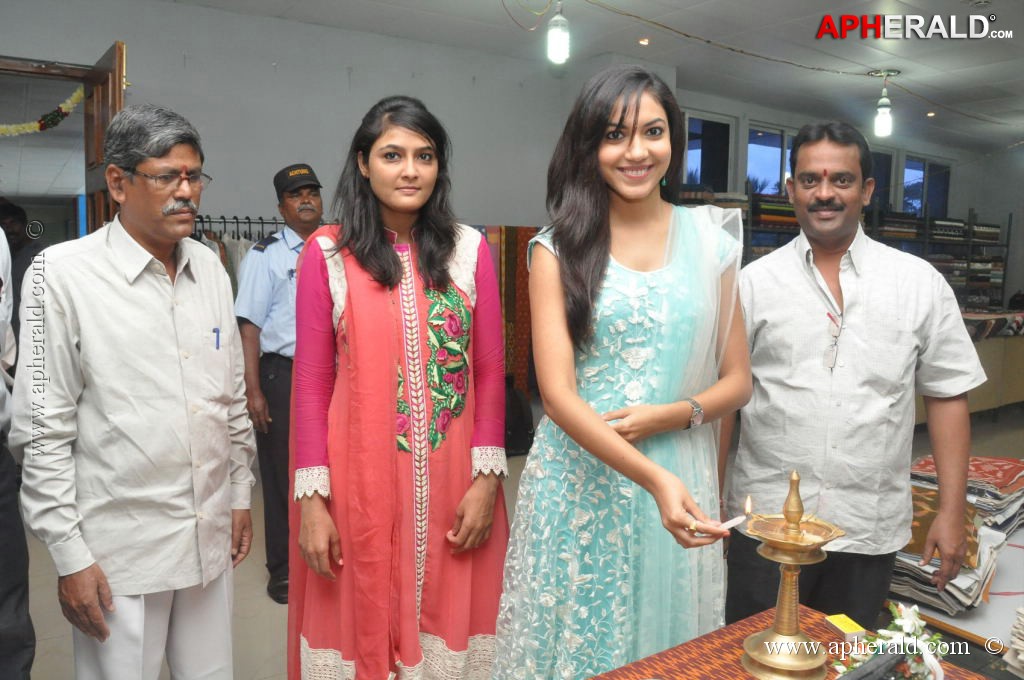 Ritu Varma at Pochampally Ikat Art Mela