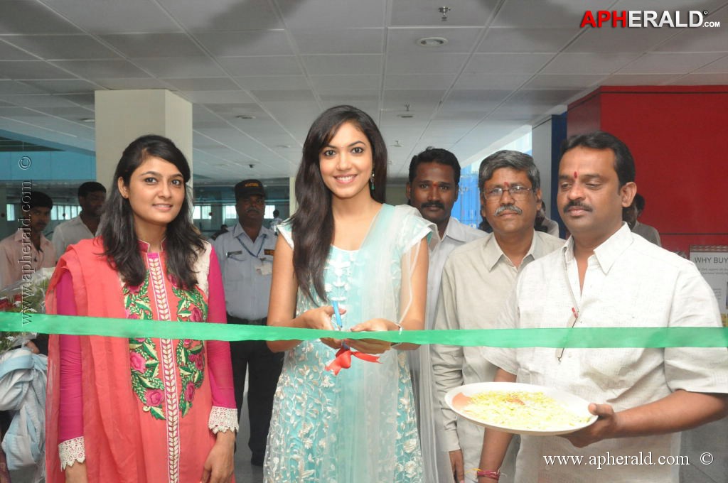 Ritu Varma at Pochampally Ikat Art Mela