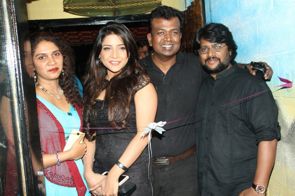 Sakshi Agarwal Launch Drizzle Restaurant