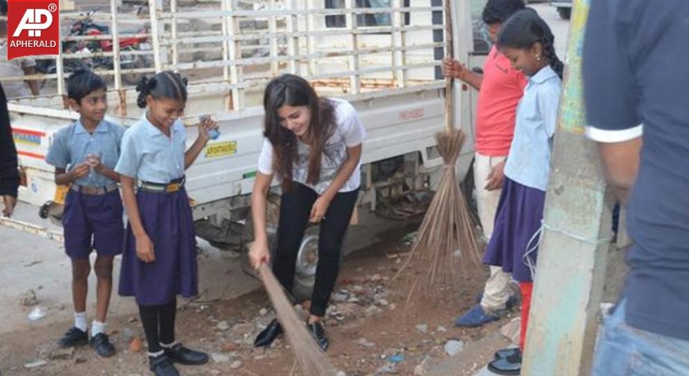 Samantha at Swachh Bharat Photos