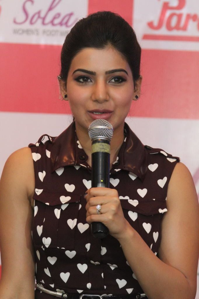 Samantha to Endorse Paragon Solea Footwear