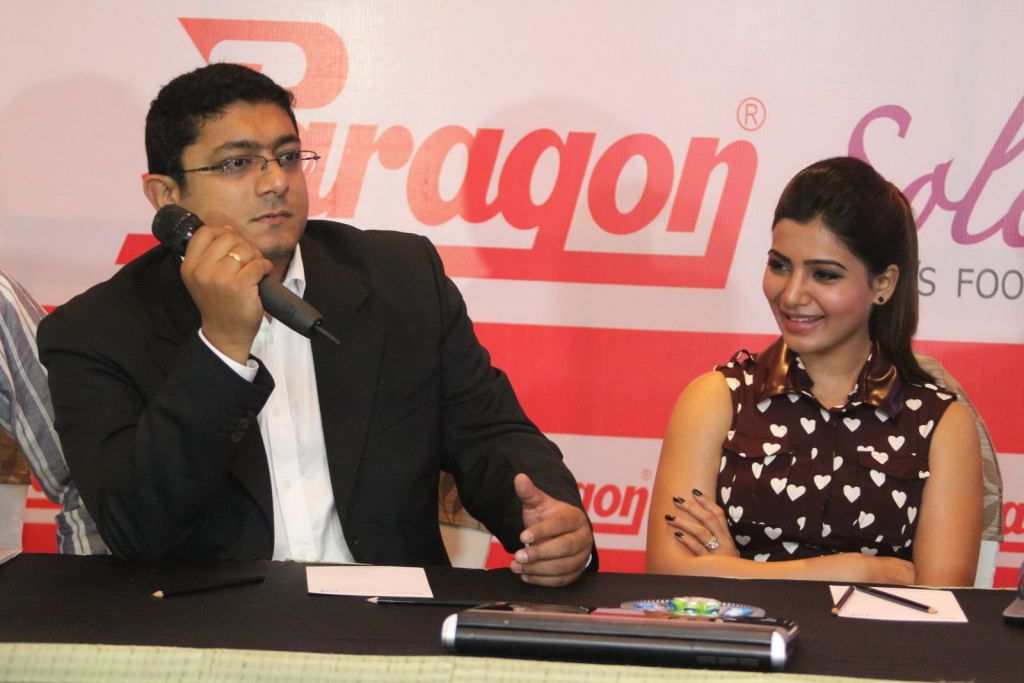 Samantha to Endorse Paragon Solea Footwear