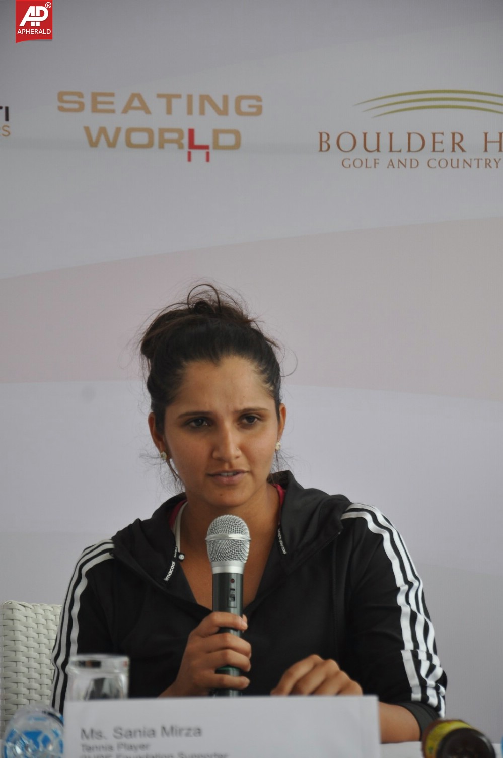 Sania Mirza Kick Starts 