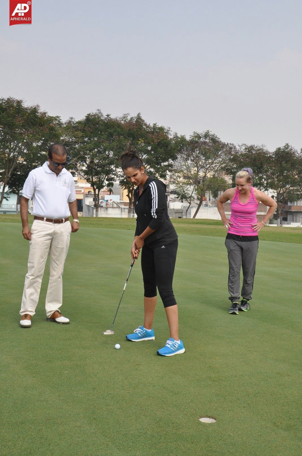 Sania Mirza Kick Starts 