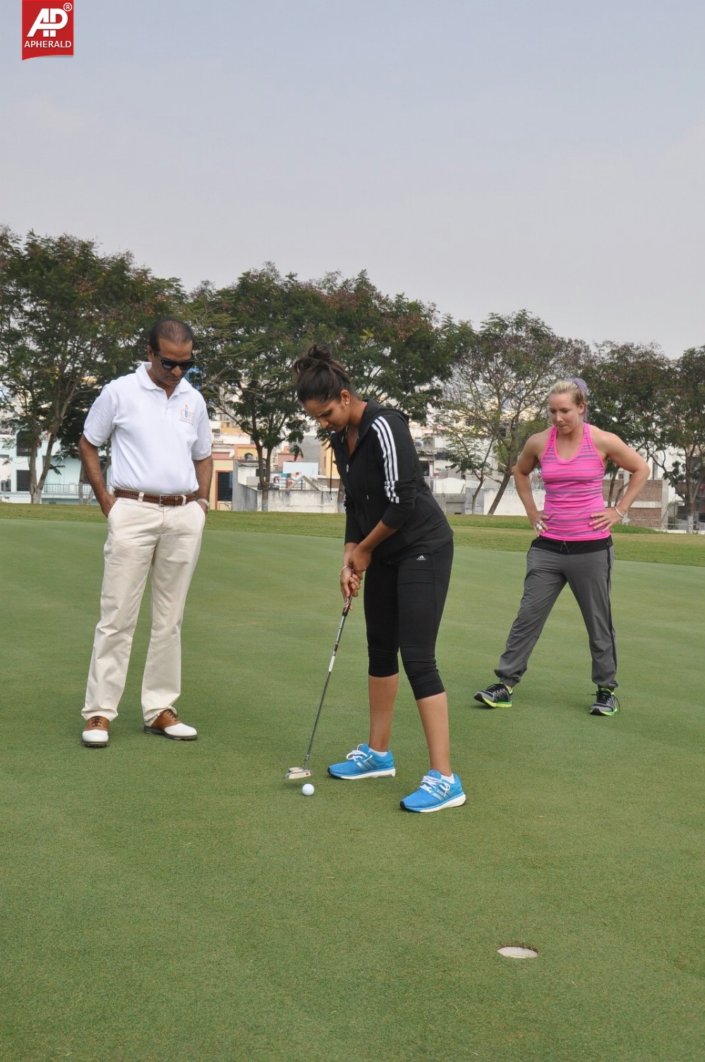 Sania Mirza Kick Starts 