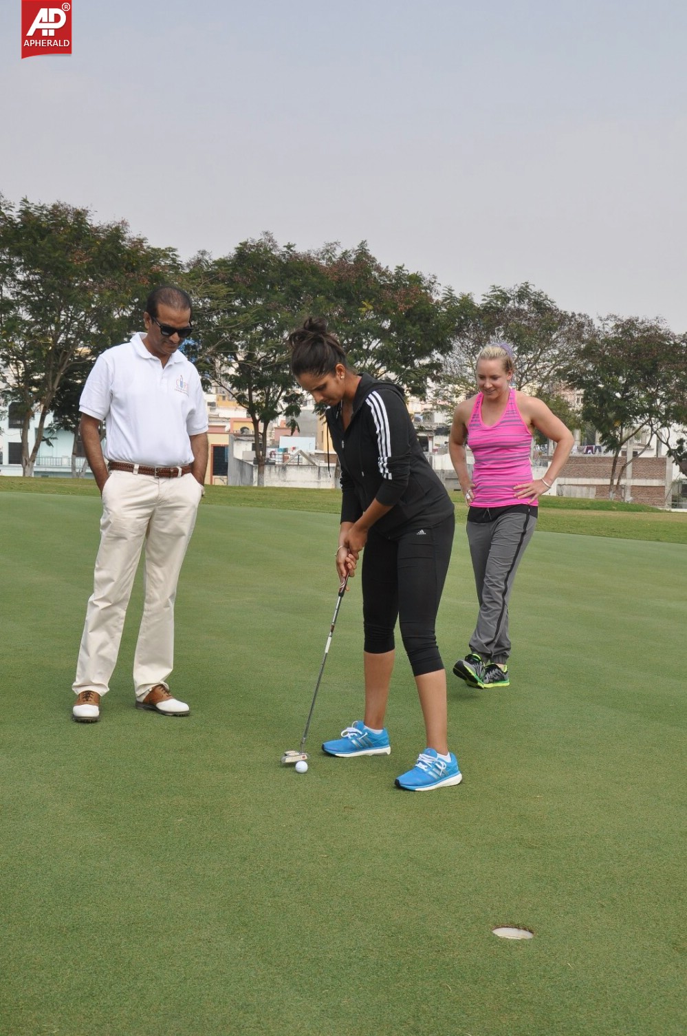 Sania Mirza Kick Starts 