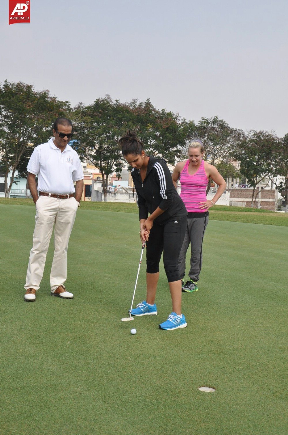 Sania Mirza Kick Starts 