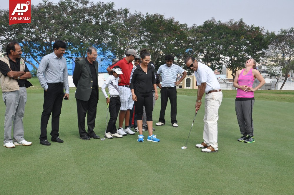 Sania Mirza Kick Starts 