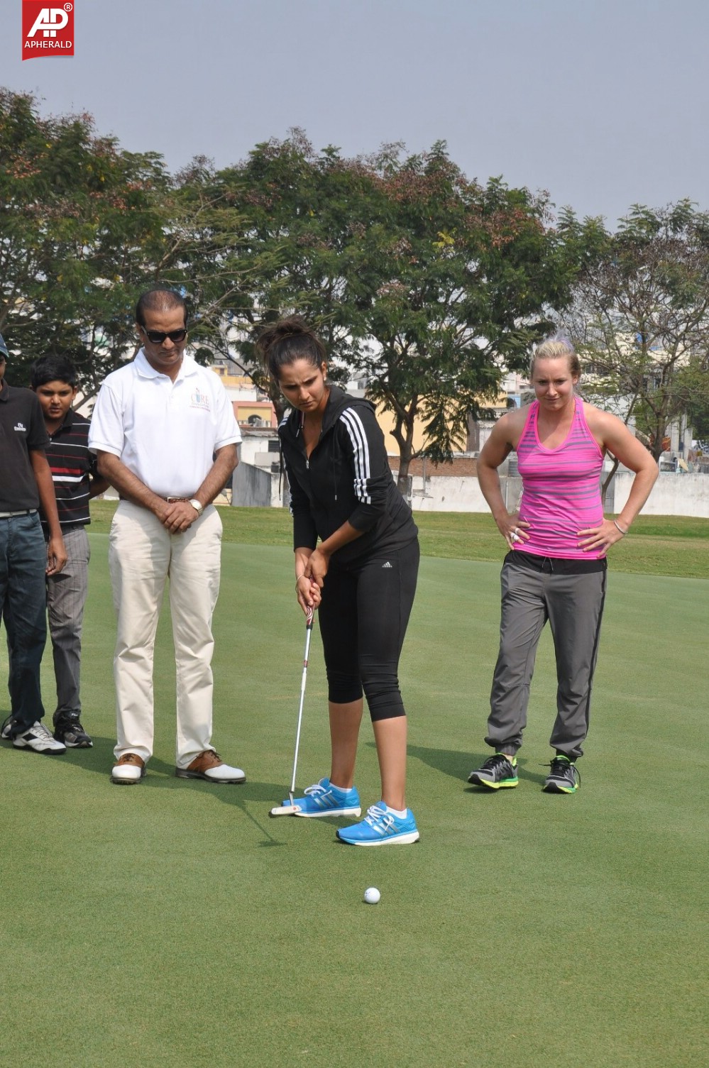 Sania Mirza Kick Starts 