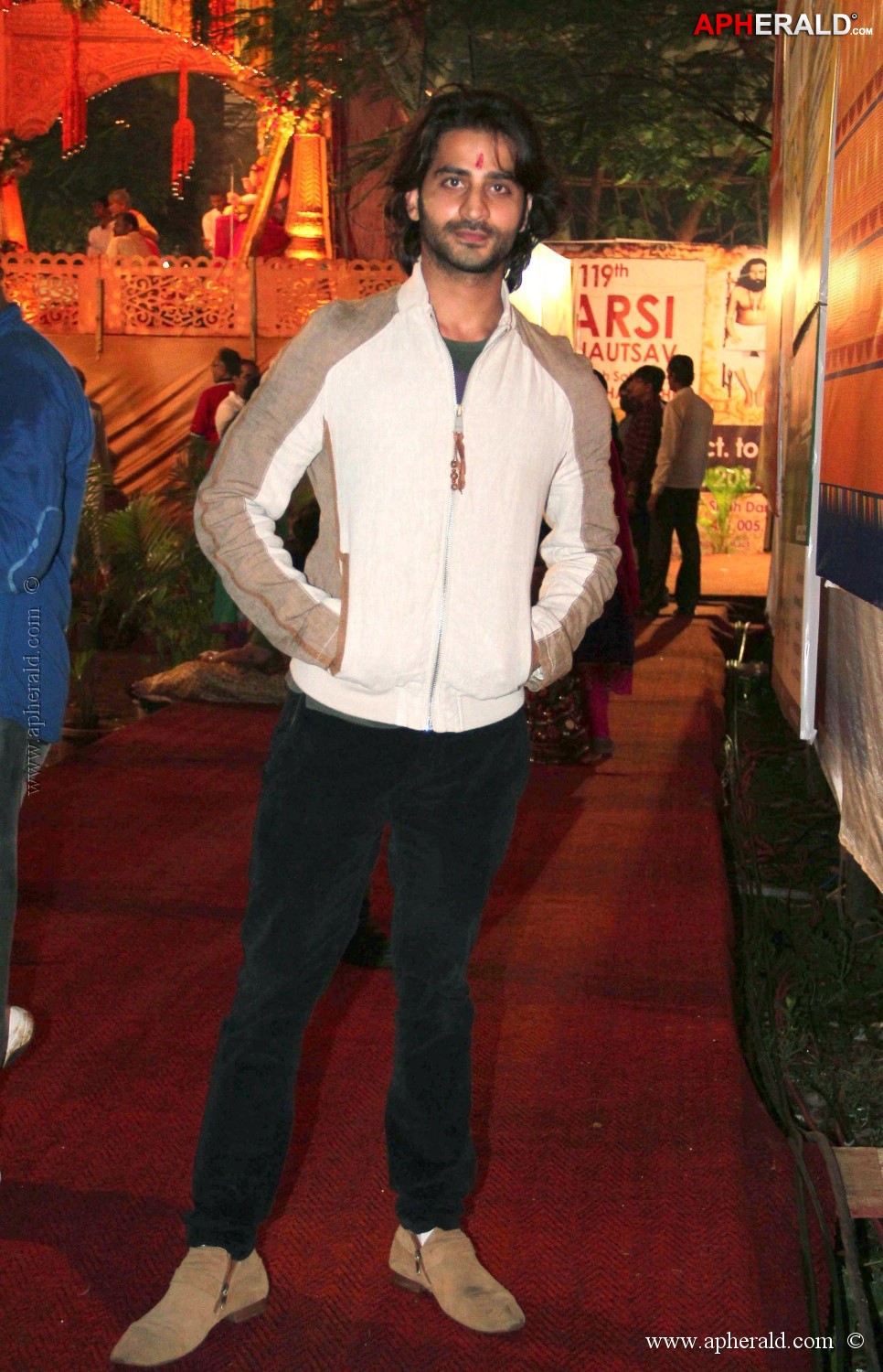 SATYA 2 team visits Navratri Pandal