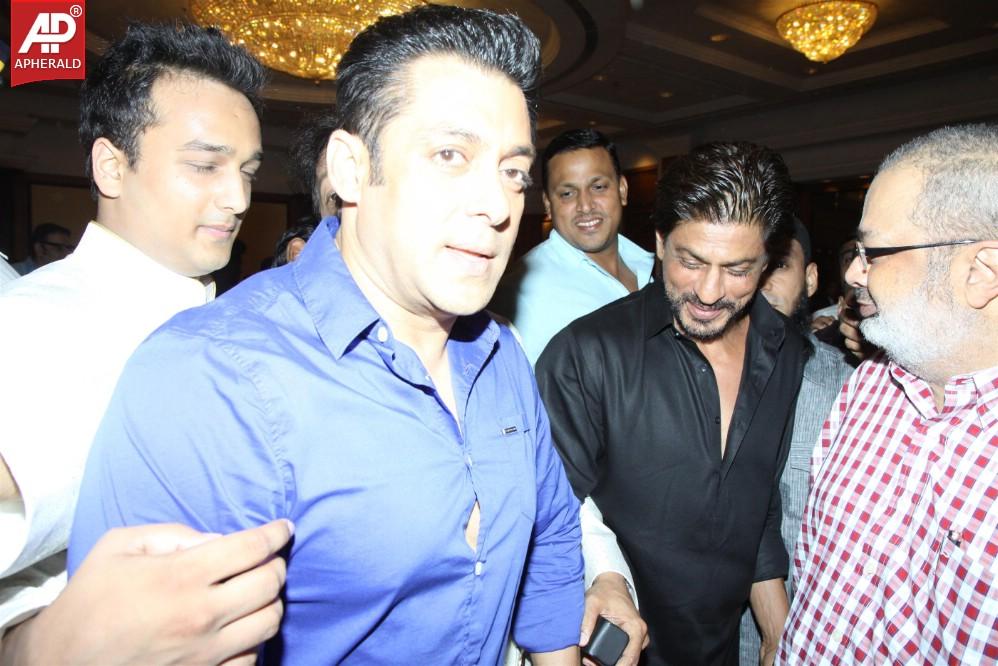 Shah Rukh Khan And Salman Khan At Baba Siddiqui's Iftaar Party