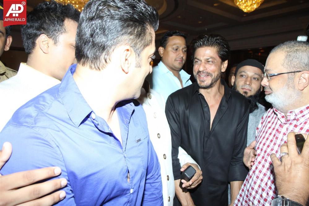 Shah Rukh Khan And Salman Khan At Baba Siddiqui's Iftaar Party