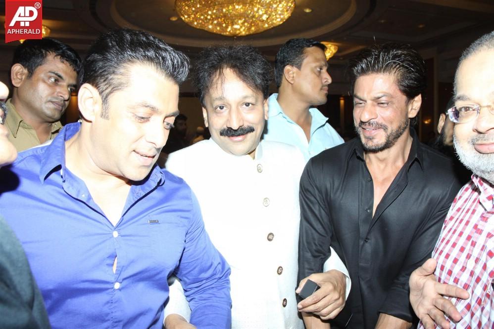 Shah Rukh Khan And Salman Khan At Baba Siddiqui's Iftaar Party
