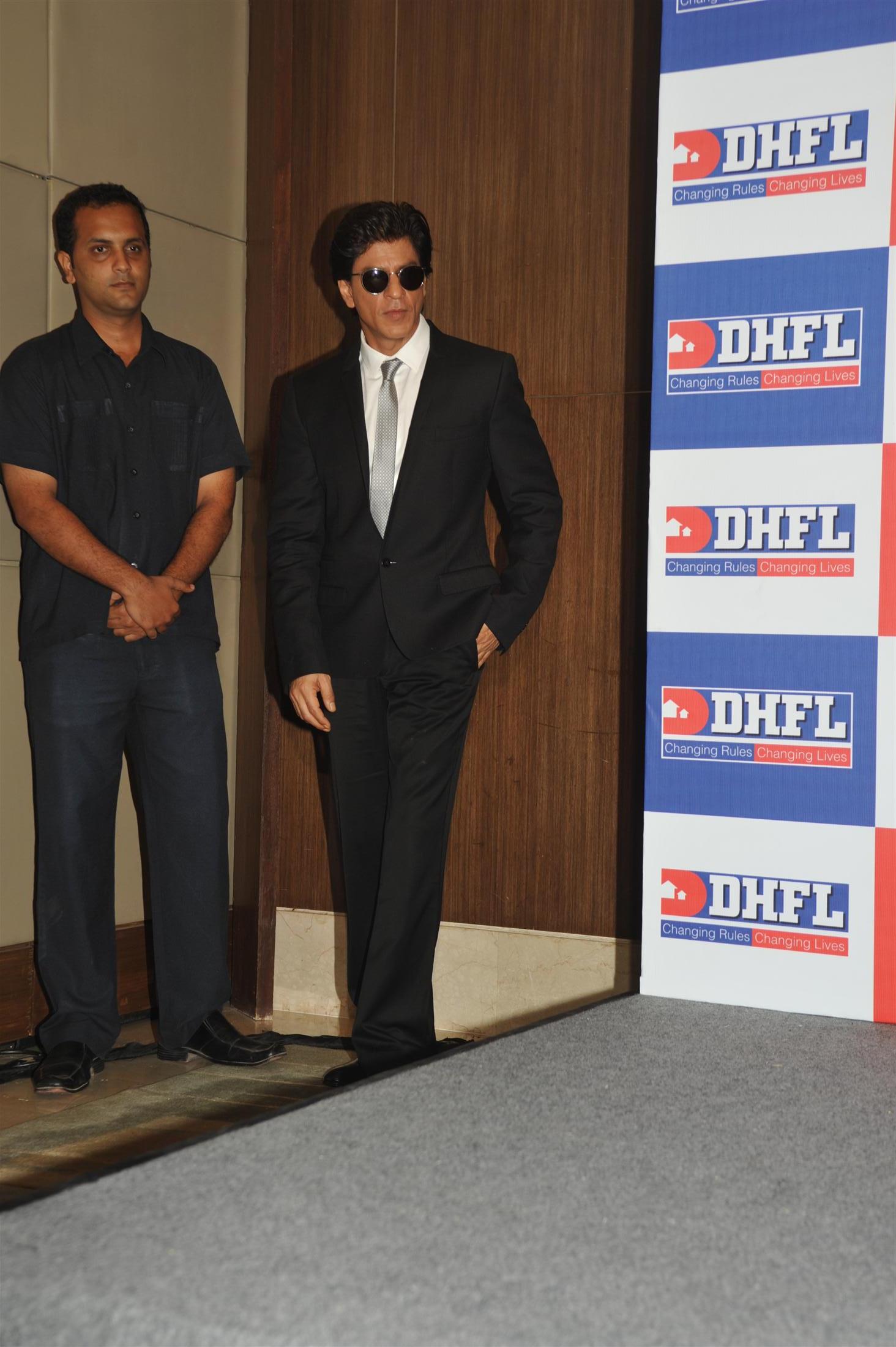 Shahrukh Khan Signed As Brand Ambassador For DHFL