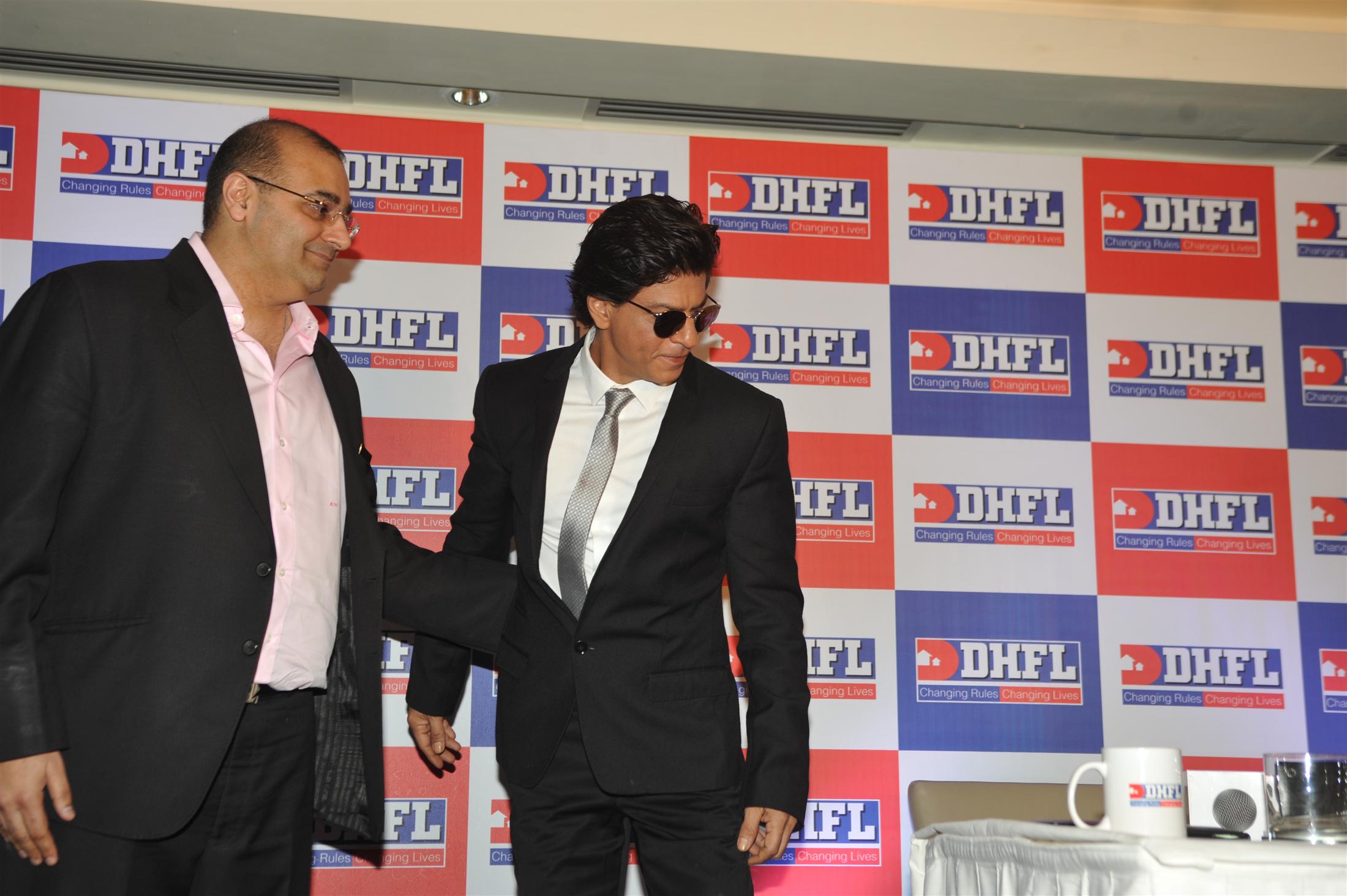 Shahrukh Khan Signed As Brand Ambassador For DHFL