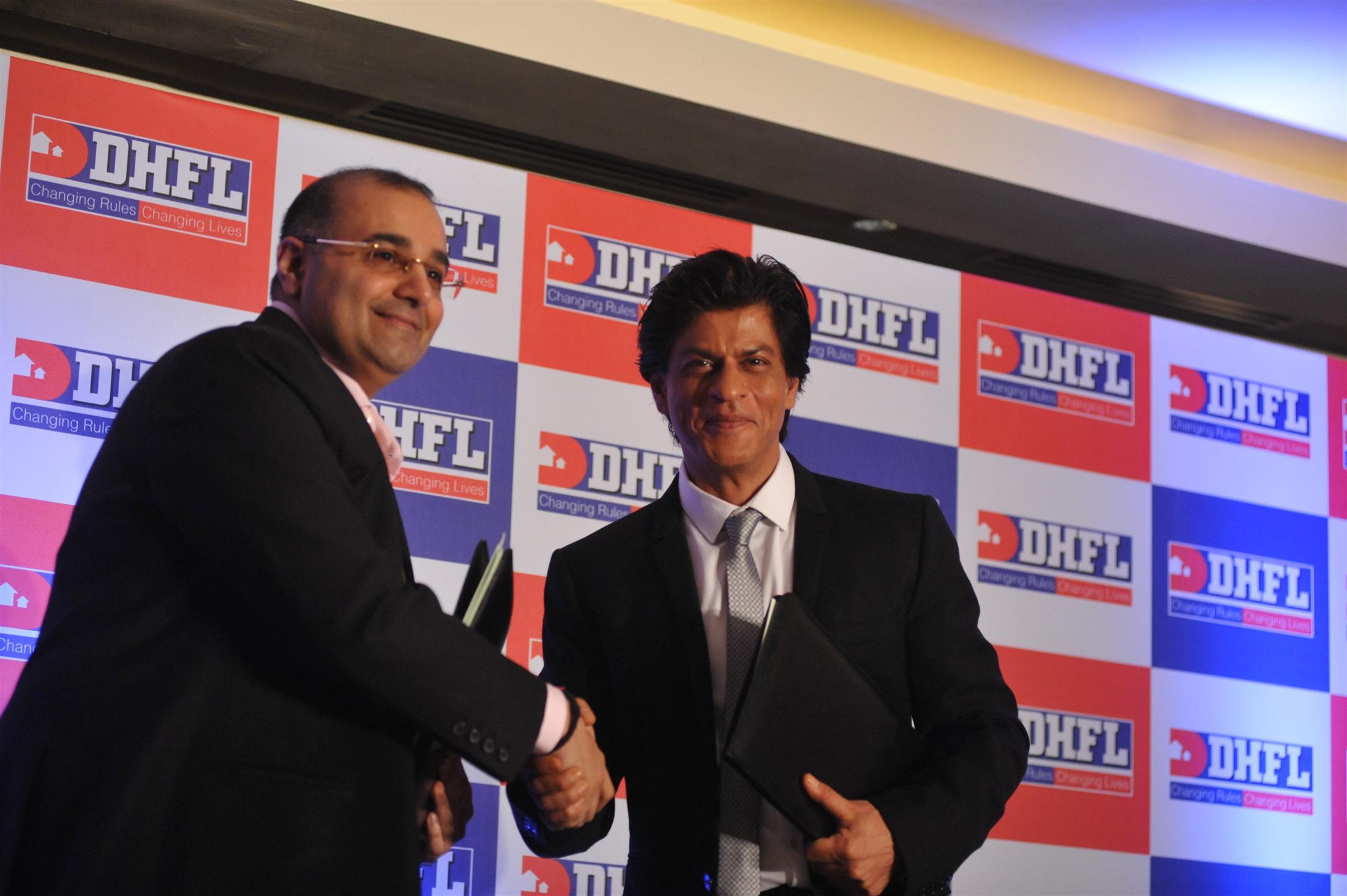 Shahrukh Khan Signed As Brand Ambassador For DHFL