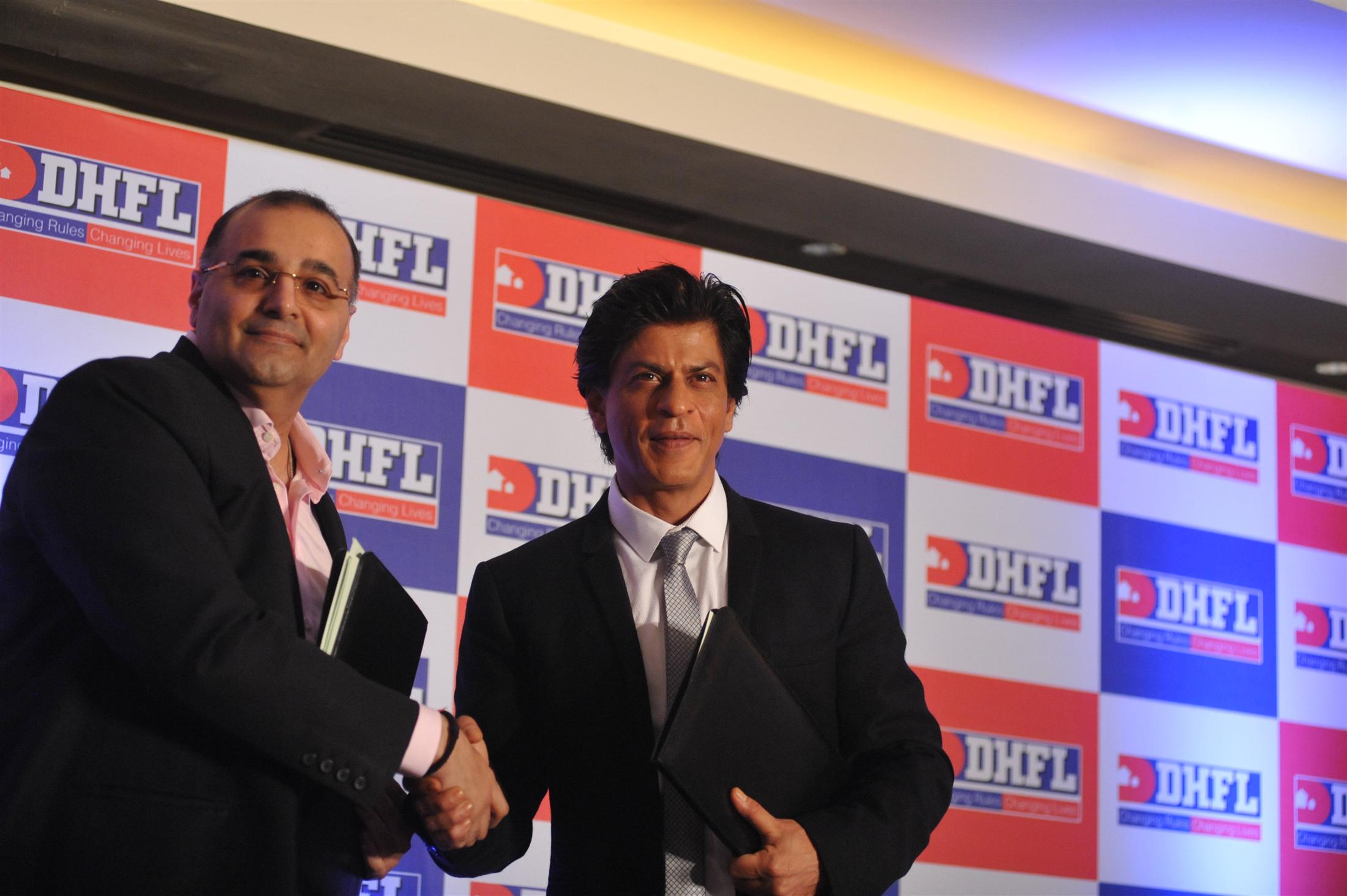 Shahrukh Khan Signed As Brand Ambassador For DHFL