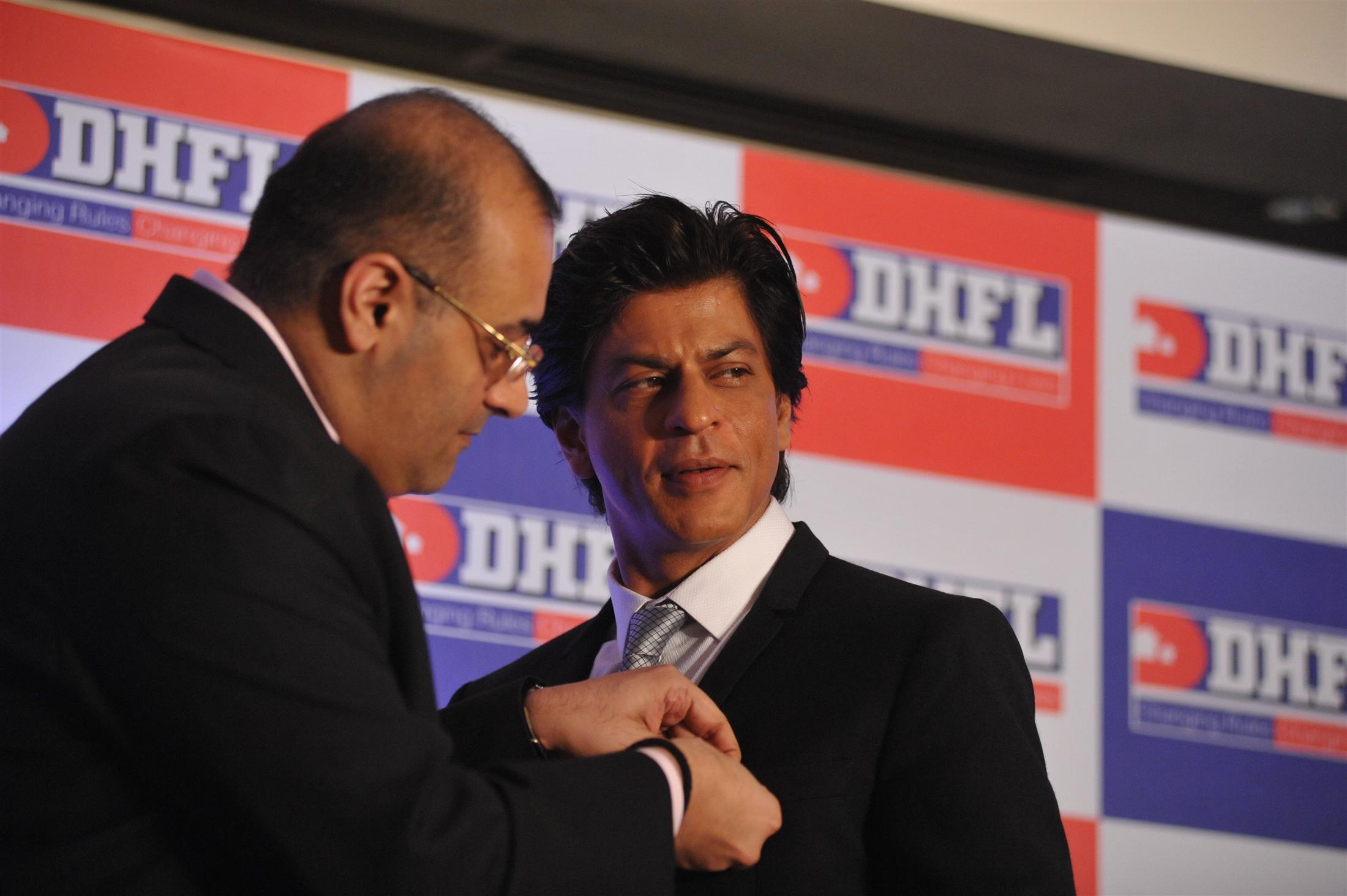 Shahrukh Khan Signed As Brand Ambassador For DHFL