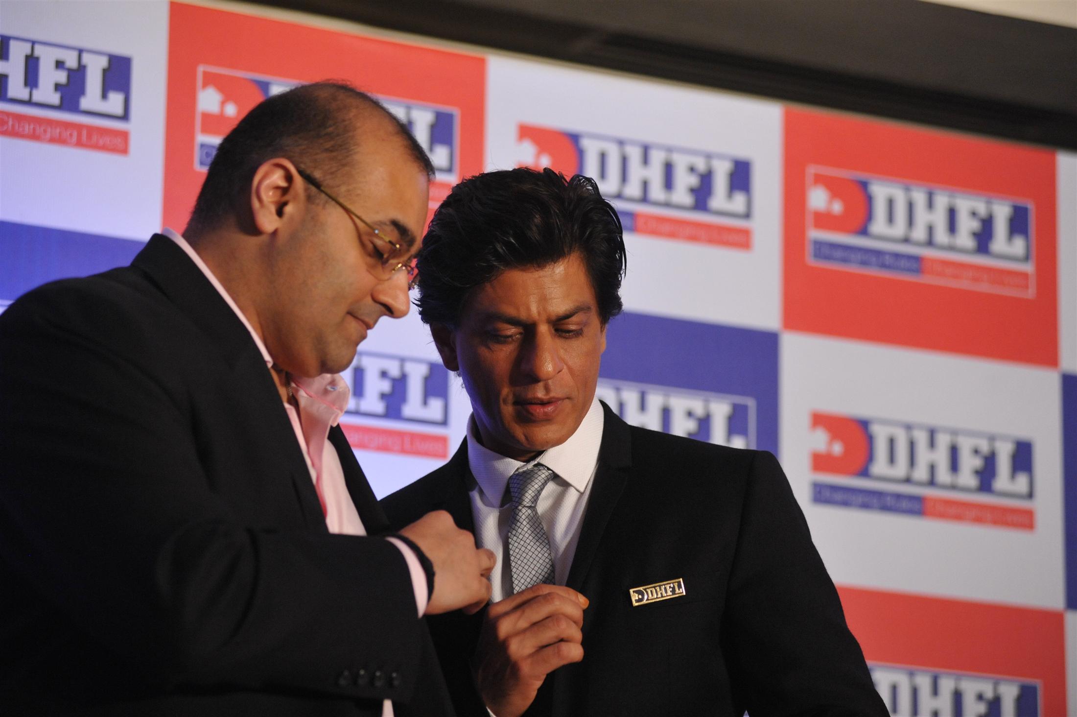 Shahrukh Khan Signed As Brand Ambassador For DHFL