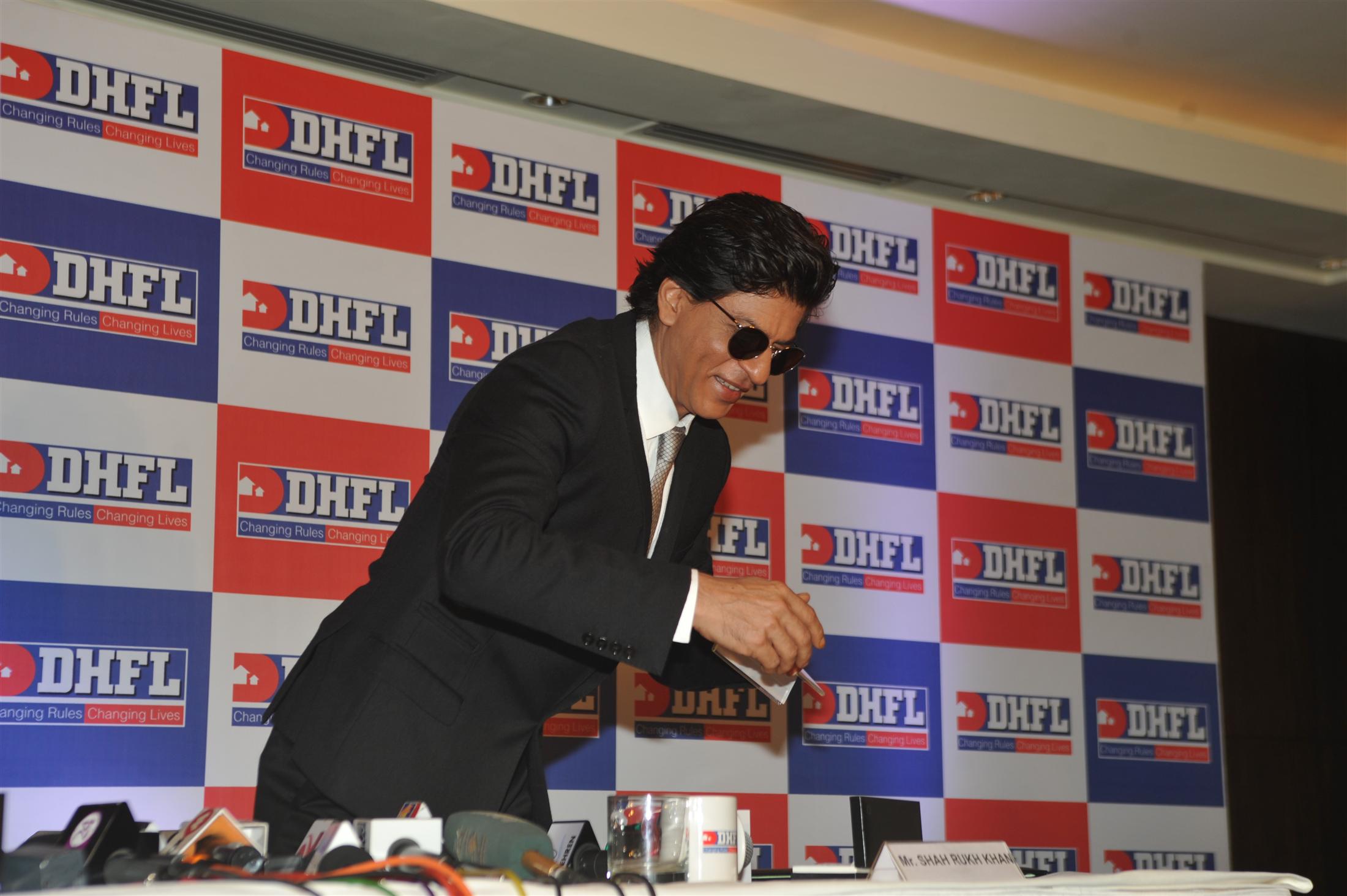 Shahrukh Khan Signed As Brand Ambassador For DHFL