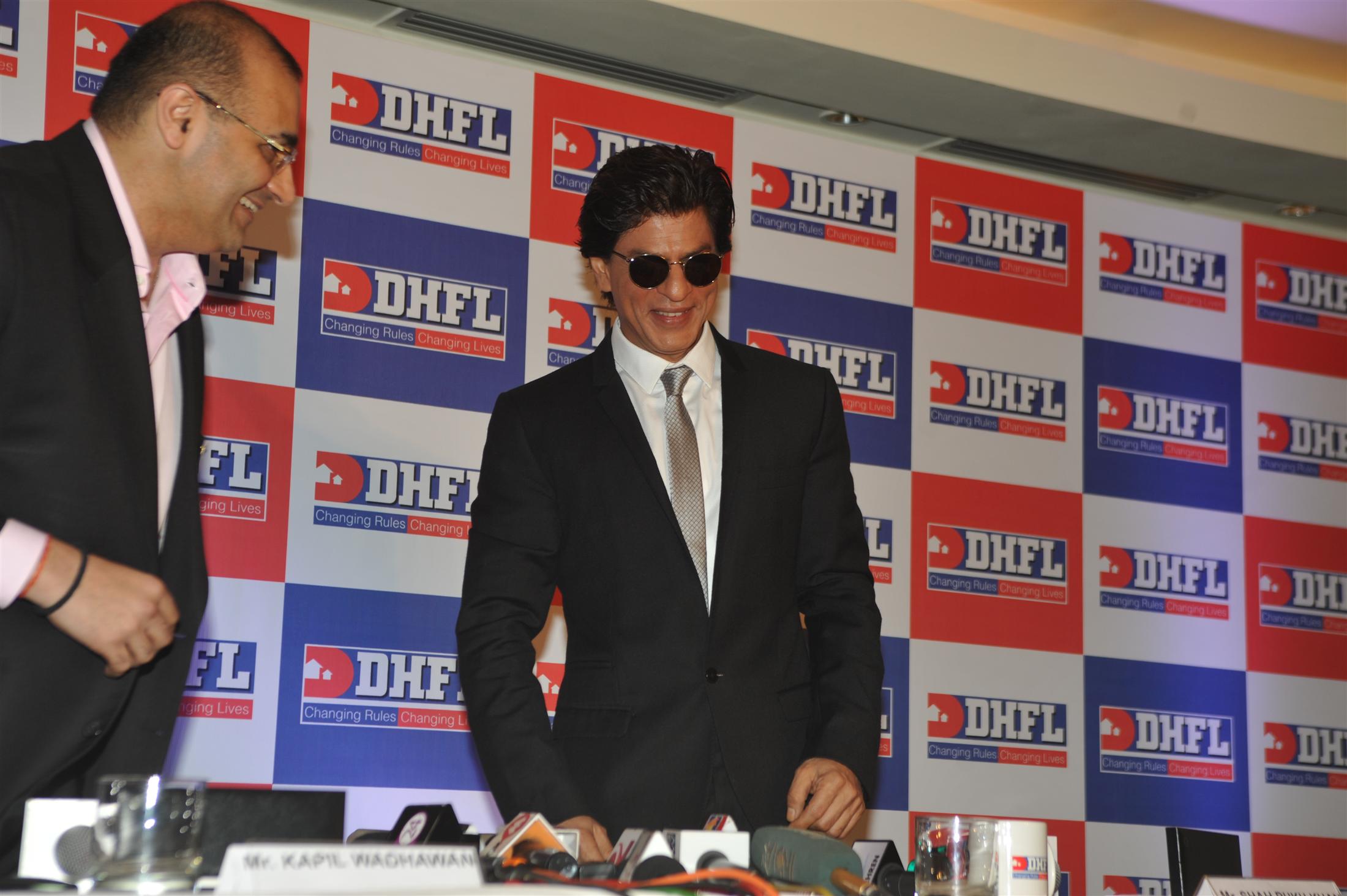 Shahrukh Khan Signed As Brand Ambassador For DHFL