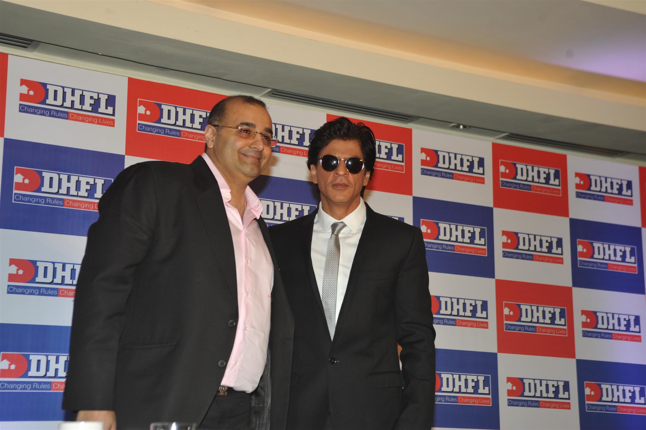 Shahrukh Khan Signed As Brand Ambassador For DHFL