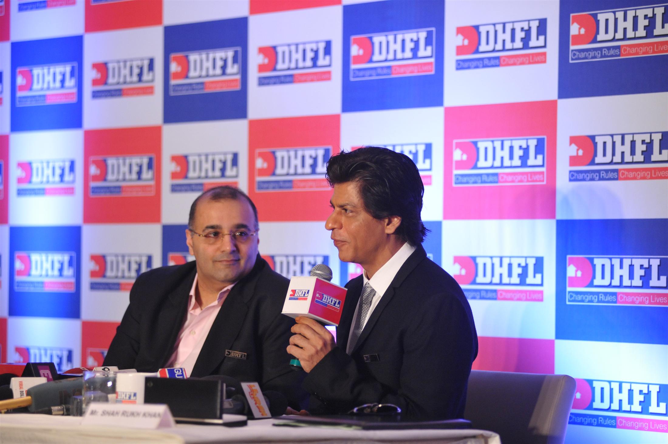 Shahrukh Khan Signed As Brand Ambassador For DHFL