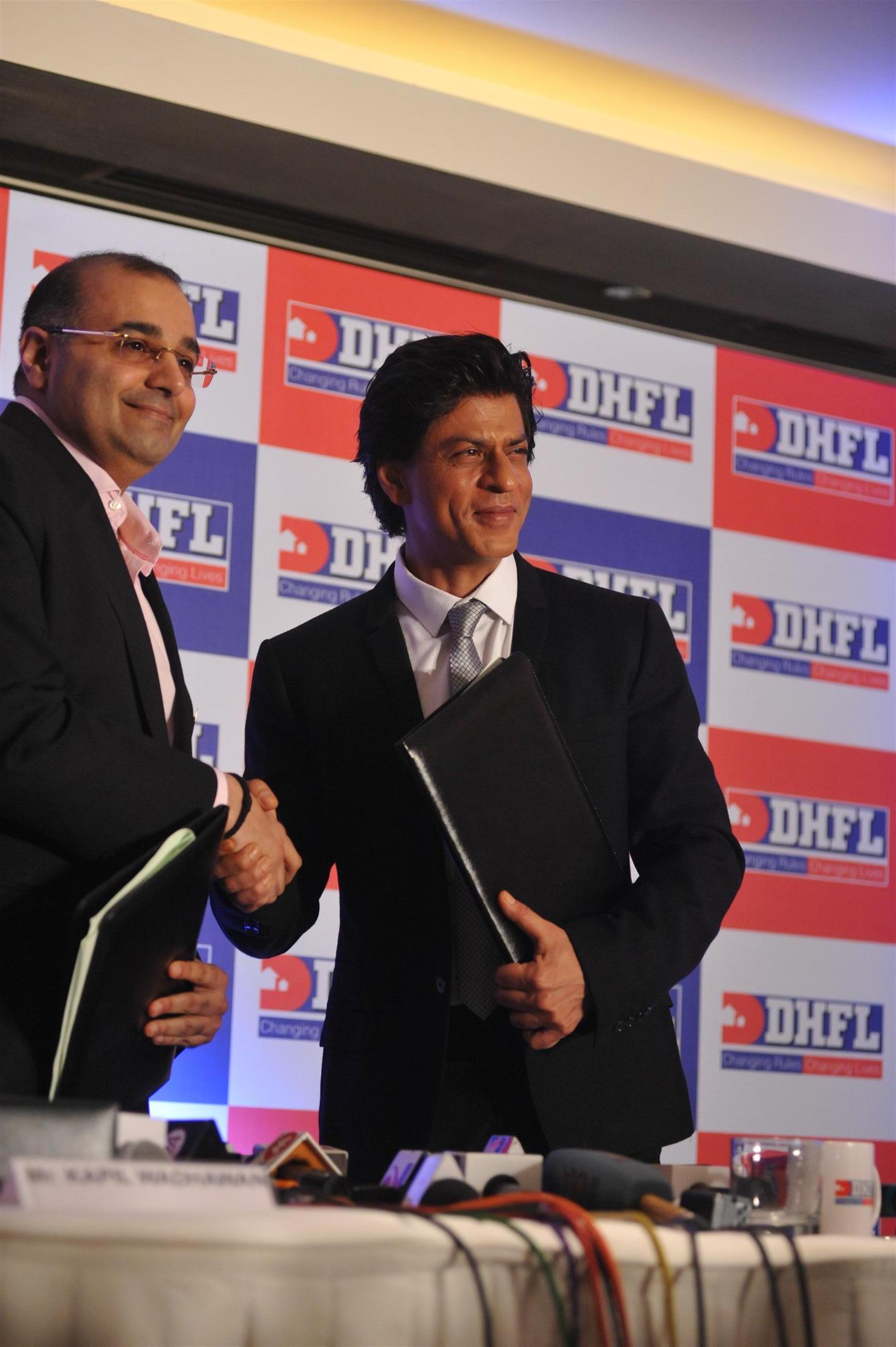 Shahrukh Khan Signed As Brand Ambassador For DHFL