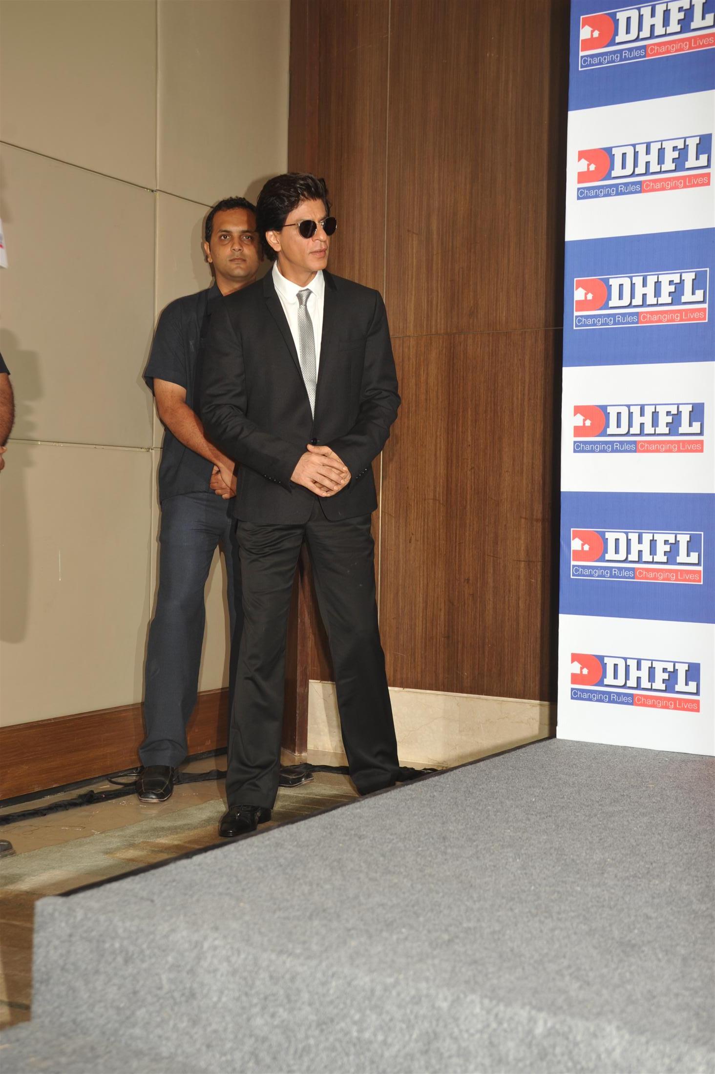 Shahrukh Khan Signed As Brand Ambassador For DHFL