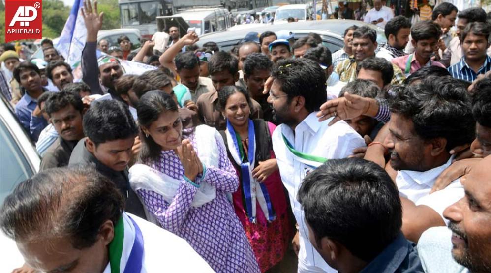 Sharmila's Janapatham at Rangareddy District