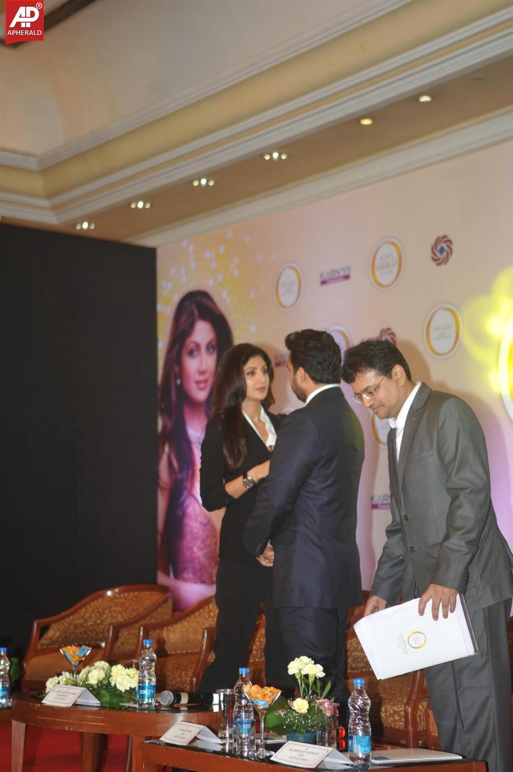 Shilpa Shetty n Raj Kundra At Launch Of New Gold Plan Of Satyug Gold