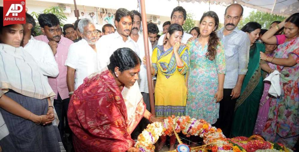 Shobha Nagi Reddy Funerals at Allagadda Pics