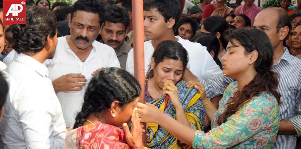 Shobha Nagi Reddy Funerals at Allagadda Pics