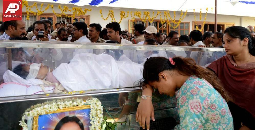 Shobha Nagi Reddy Funerals at Allagadda Pics