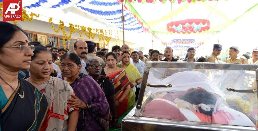 Shobha Nagi Reddy Funerals at Allagadda Pics