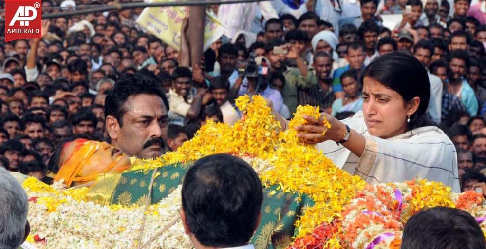 Shobha Nagi Reddy Funerals at Allagadda Pics