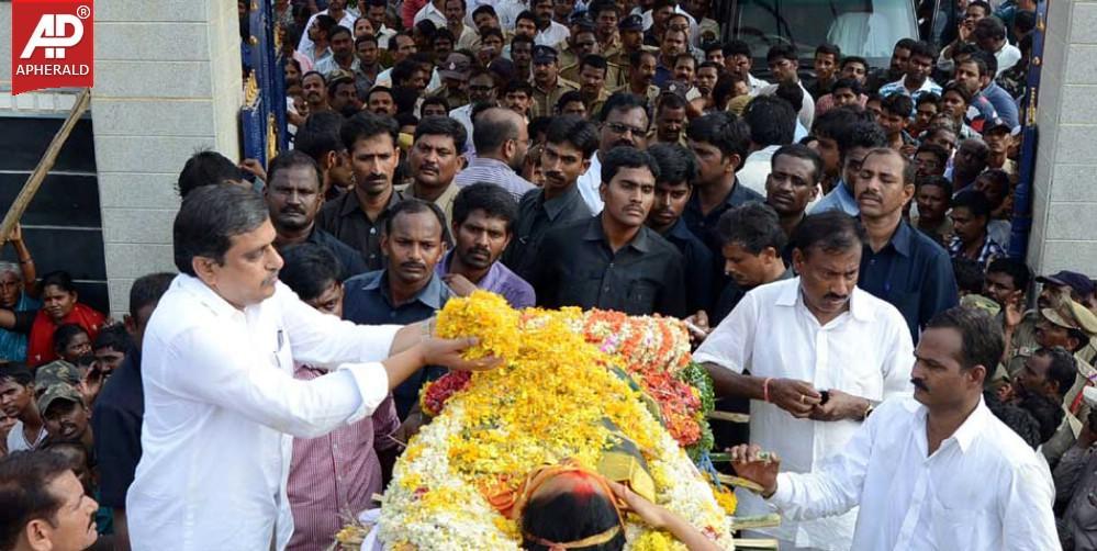Shobha Nagi Reddy Funerals at Allagadda Pics