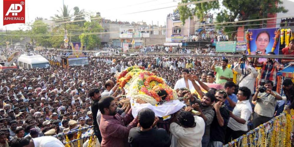 Shobha Nagi Reddy Funerals at Allagadda Pics