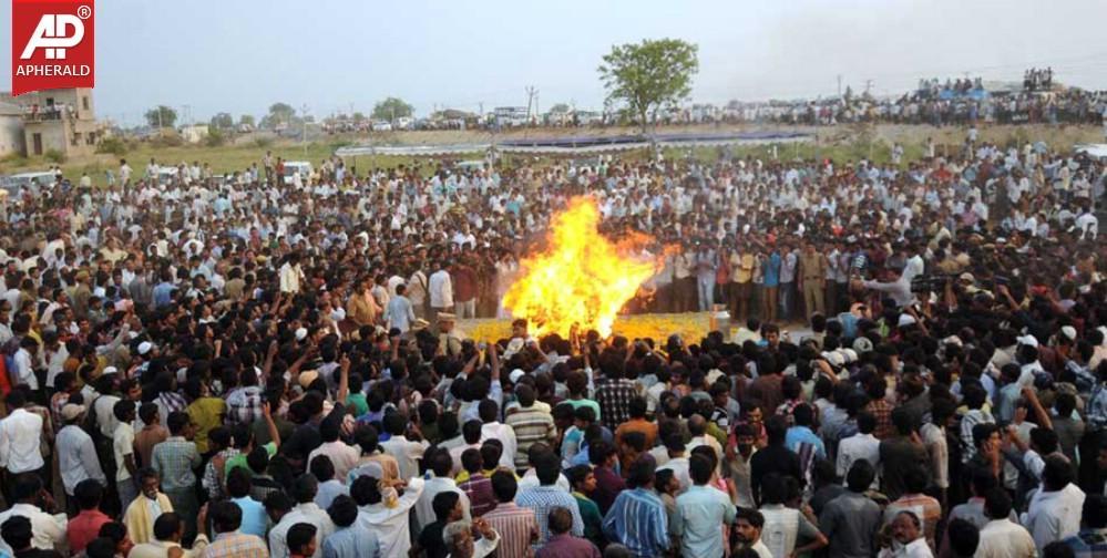 Shobha Nagi Reddy Funerals at Allagadda Pics